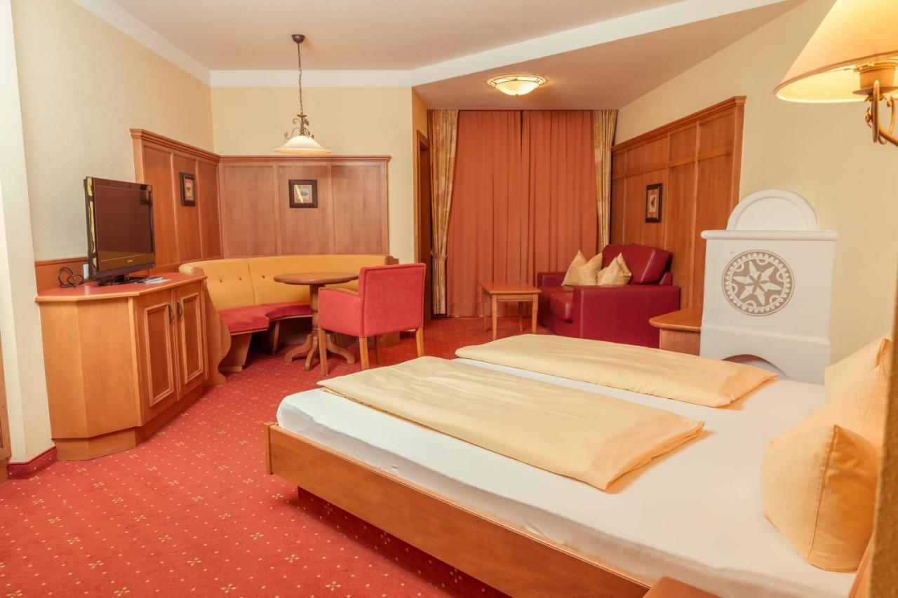 Familien Hotel Mozart Ried im Oberinntal Eksteriør billede