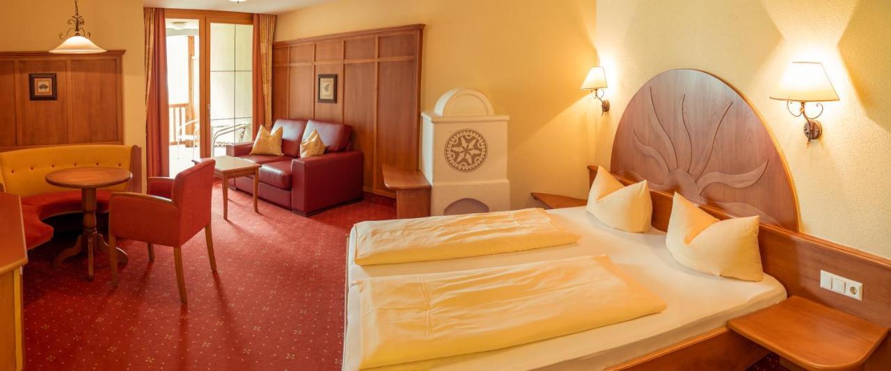 Familien Hotel Mozart Ried im Oberinntal Eksteriør billede