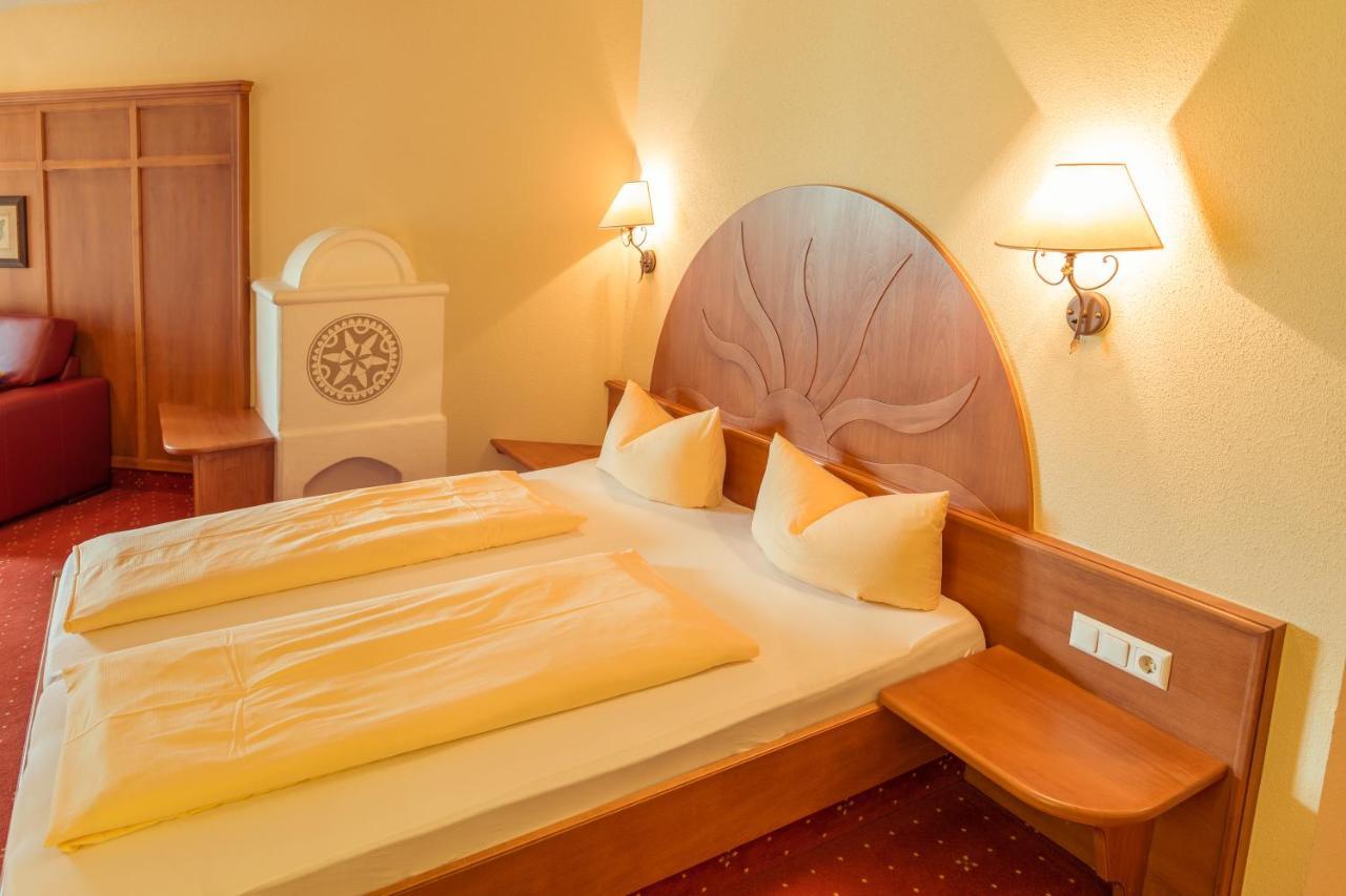 Familien Hotel Mozart Ried im Oberinntal Eksteriør billede